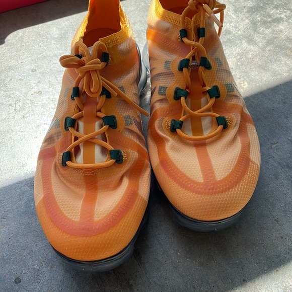 vapormax canyon gold